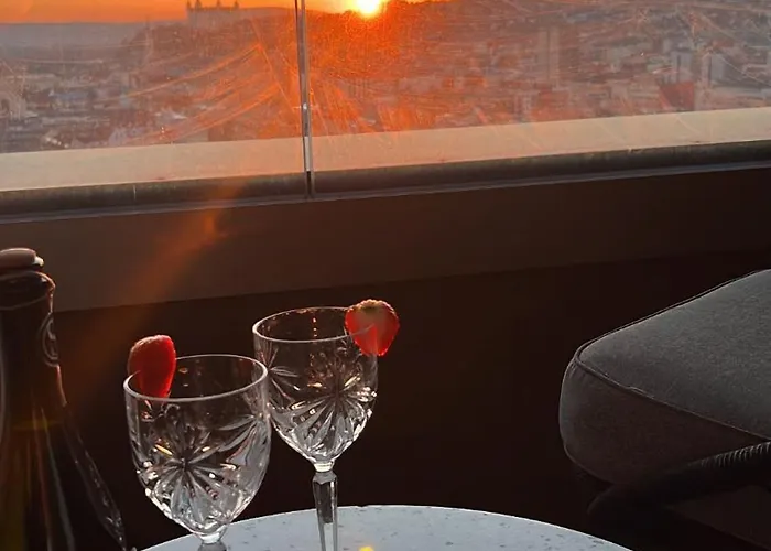 Sky Park-20Th Floor Sunset Views - Parking